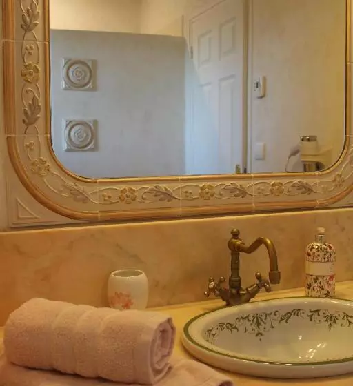 Majatalo Les Chenes Rouges