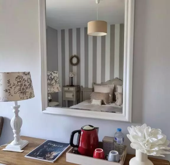 Majatalo Les Chenes Rouges