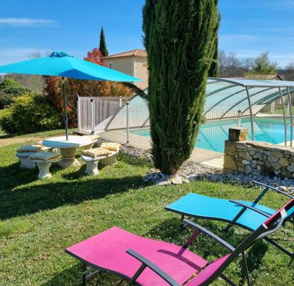 פנסיון Les Chenes Rouges