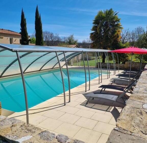 פנסיון Les Chenes Rouges