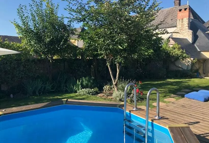 Aamiaismajoitus (B&B) Le Chaton Rouge