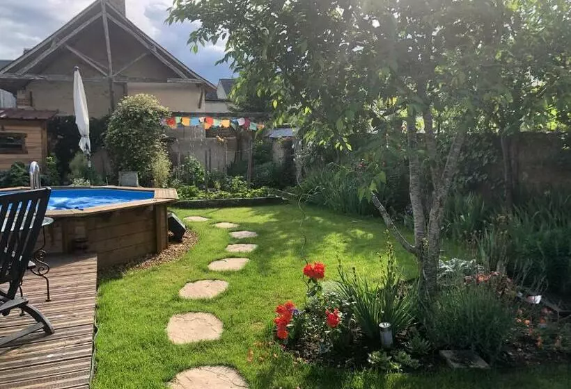 Aamiaismajoitus (B&B) Le Chaton Rouge