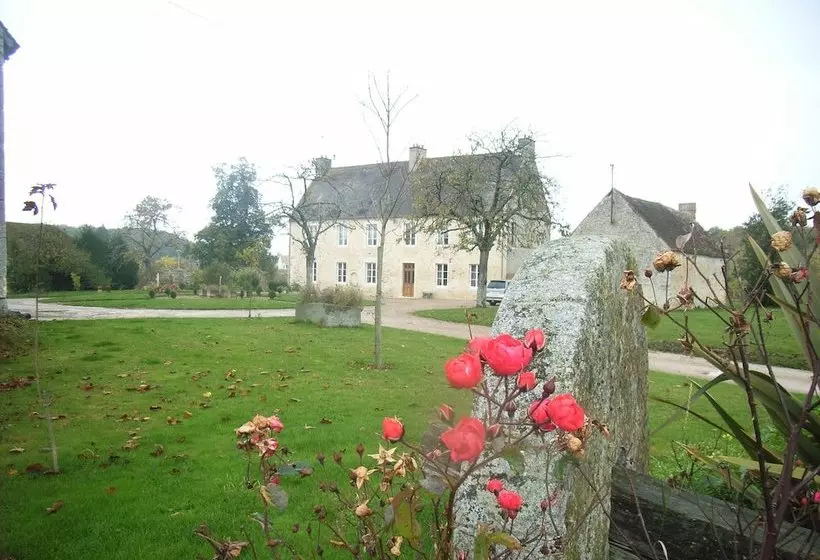 ベッドアンドブレックファースト Chambre D Hôtes Le Petit Manoir