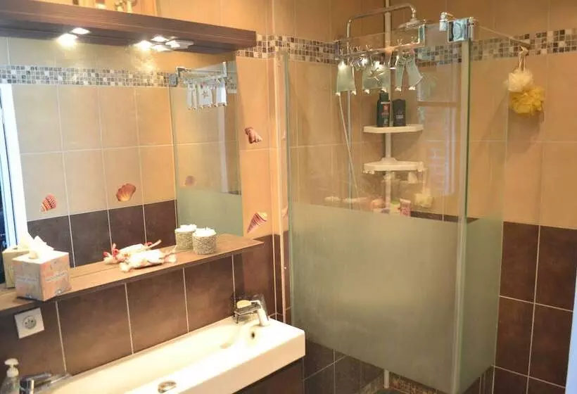 Aamiaismajoitus (B&B) Louanne Chambre D Hôtes