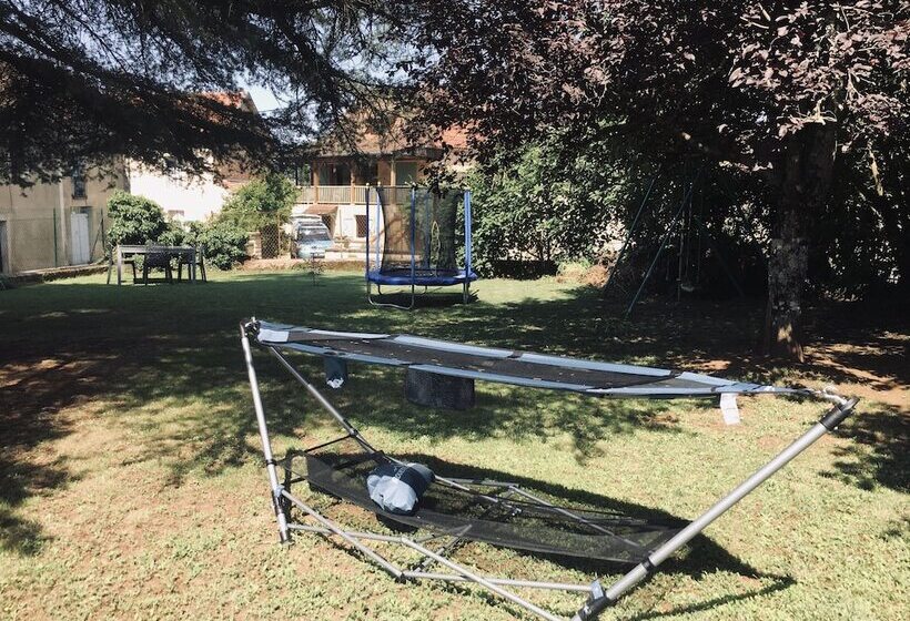 פונדק Auberge Du Relais D Auniac Hotel Bar Restaurant Piscine