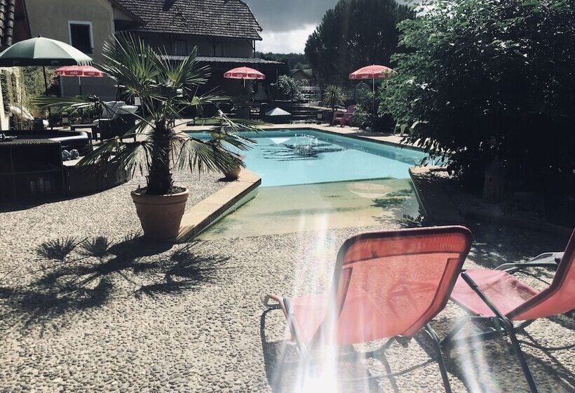 פונדק Auberge Du Relais D Auniac Hotel Bar Restaurant Piscine