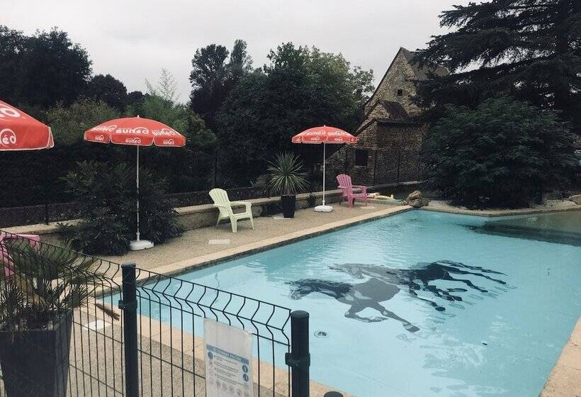 פונדק Auberge Du Relais D Auniac Hotel Bar Restaurant Piscine