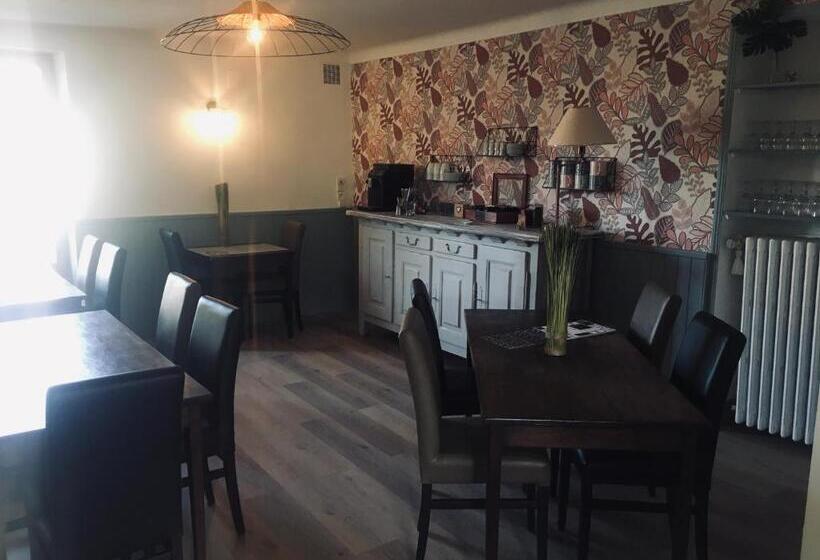 פונדק Auberge Du Relais D Auniac Hotel Bar Restaurant Piscine