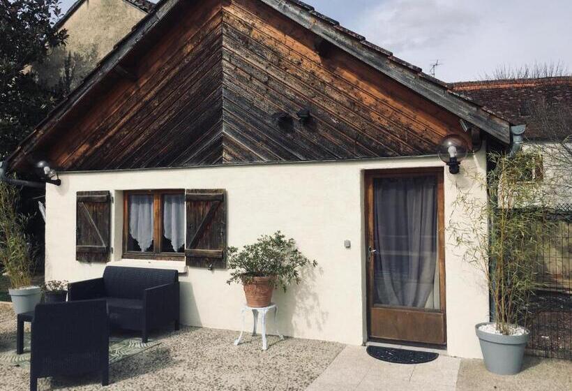 פונדק Auberge Du Relais D Auniac Hotel Bar Restaurant Piscine