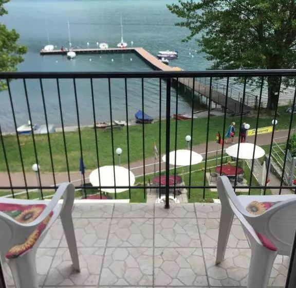 Hotelli Al Lago