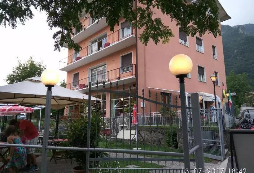 Hotelli Al Lago