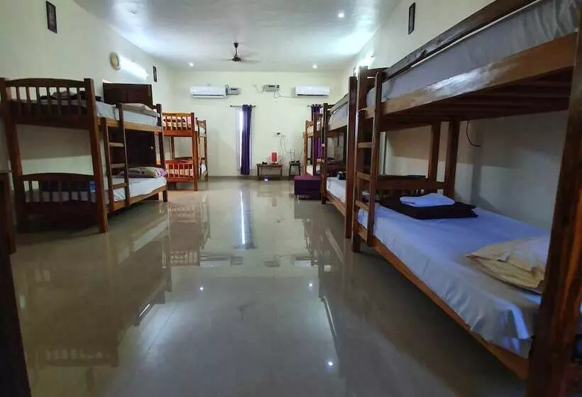 هتل Badrinath House