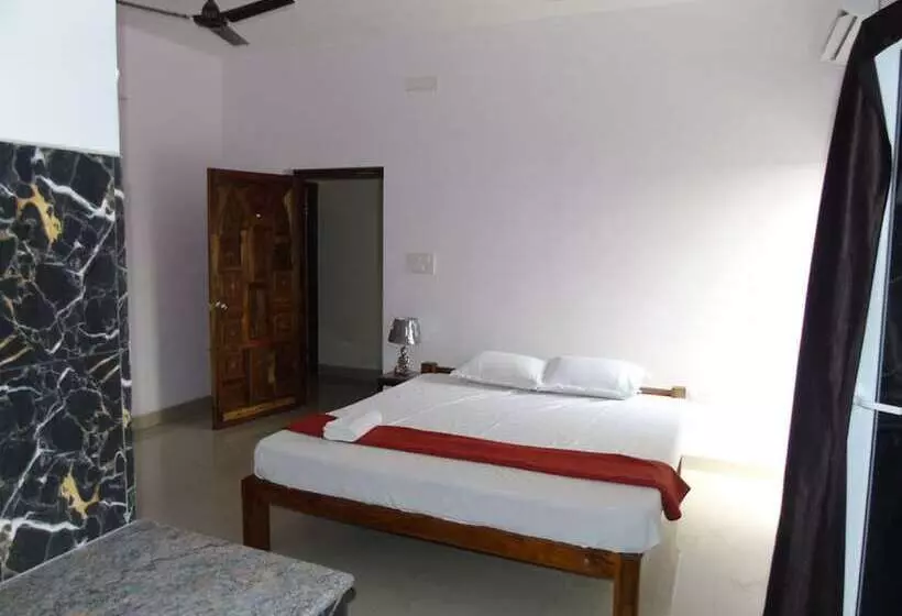 هتل Badrinath House
