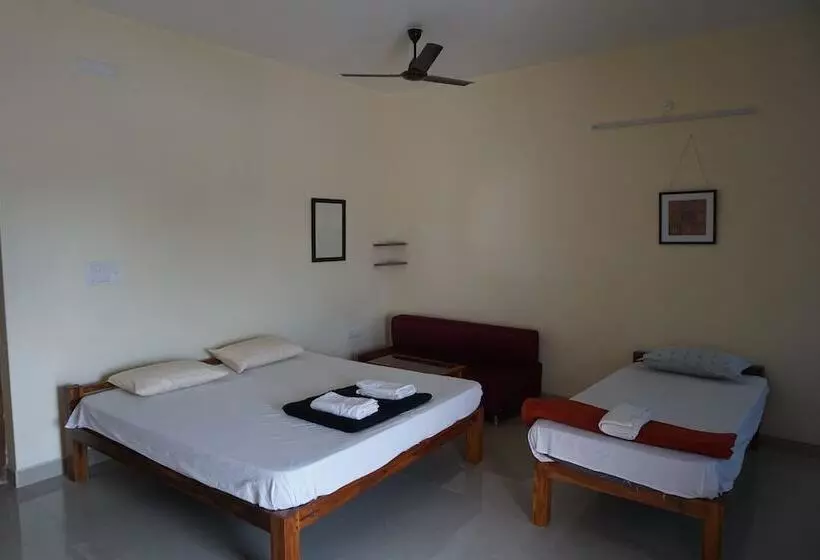 هتل Badrinath House