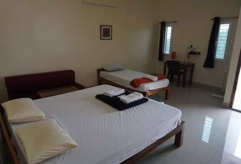 هتل Badrinath House