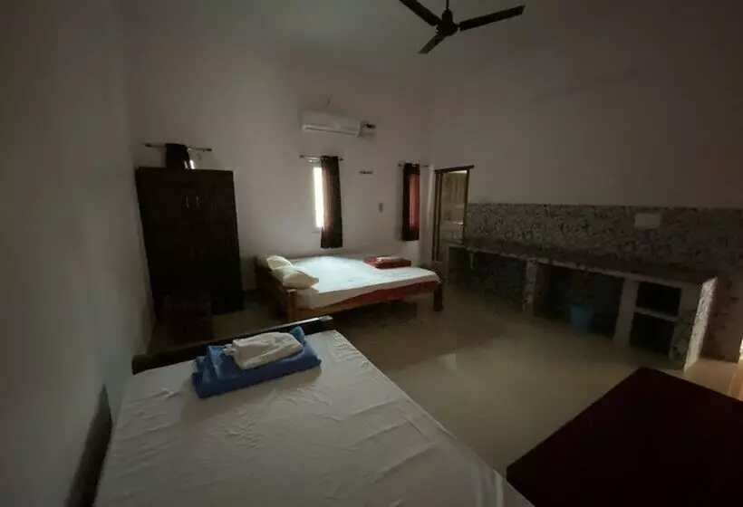 هتل Badrinath House