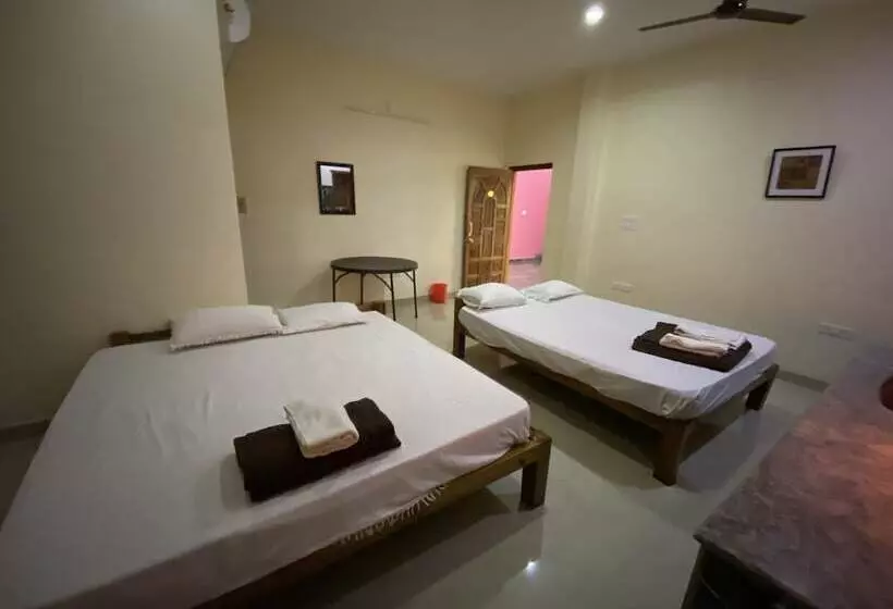 هتل Badrinath House