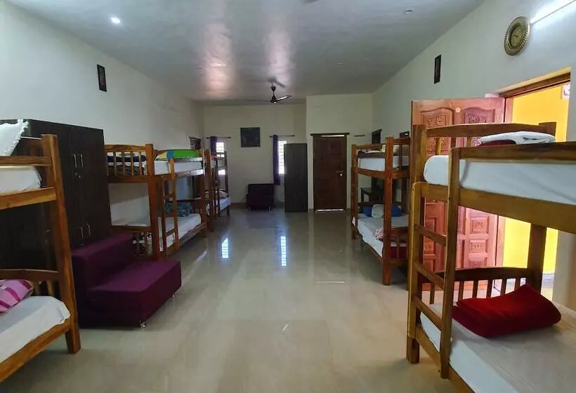 هتل Badrinath House