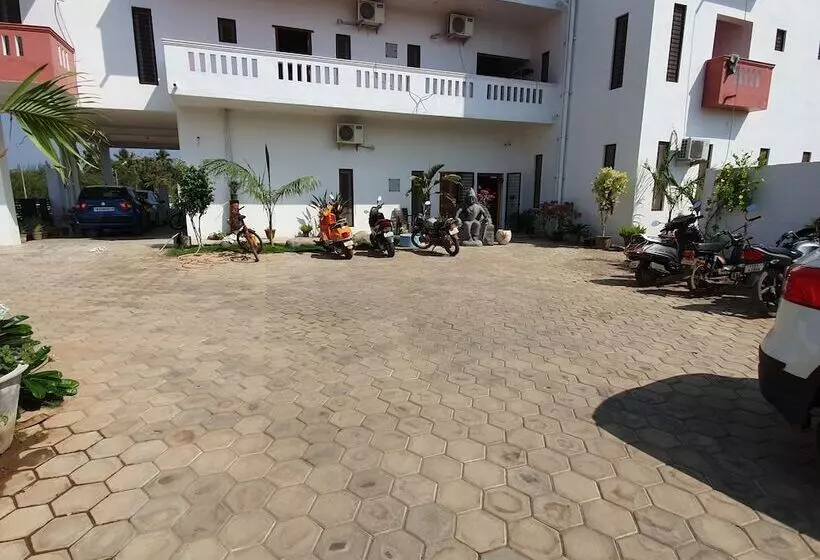 هتل Badrinath House