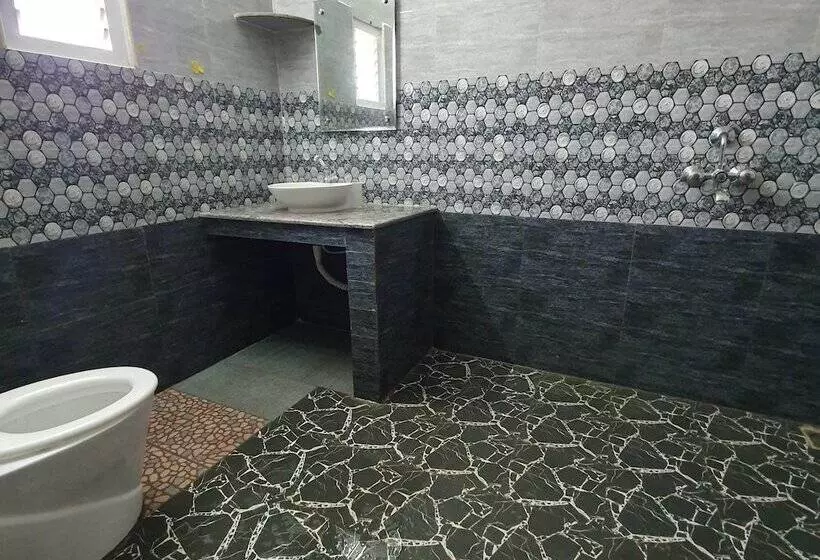 هتل Badrinath House