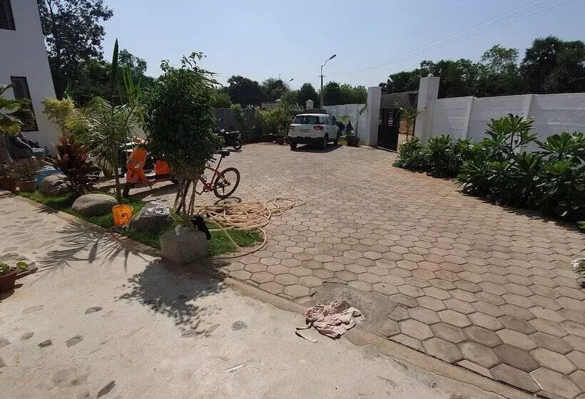 هتل Badrinath House