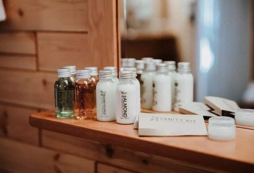 Hotelli Big Creek Lodge   Working Guest Ranch