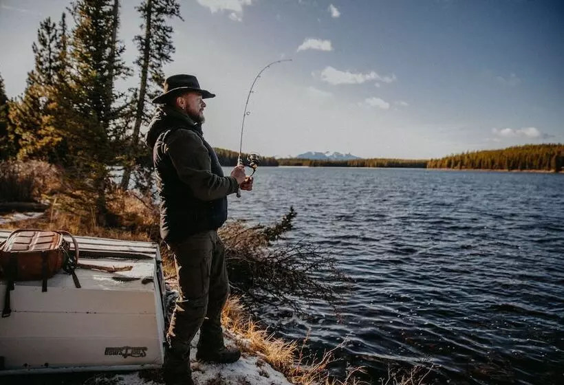 Hotelli Big Creek Lodge   Working Guest Ranch