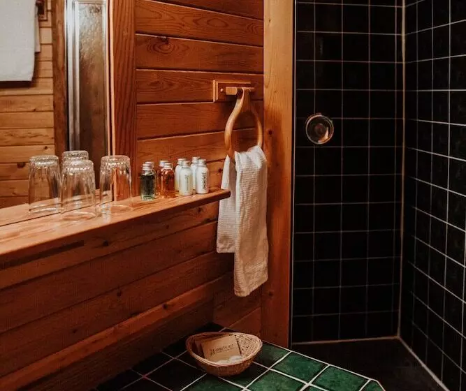 Hotelli Big Creek Lodge   Working Guest Ranch