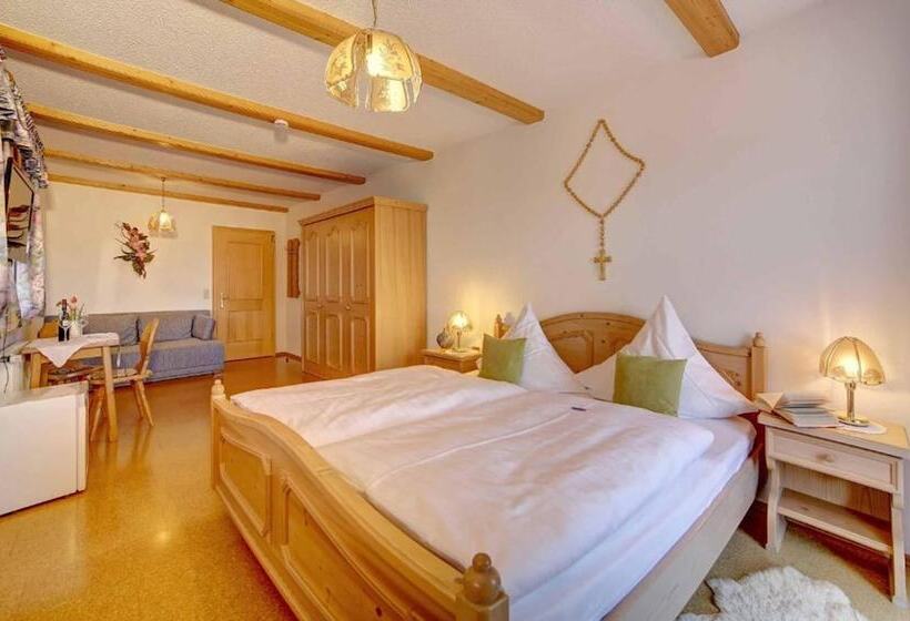 בית מלון כפרי Hirschenstein