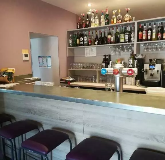 Hotelli De La Poste Chez Cecile