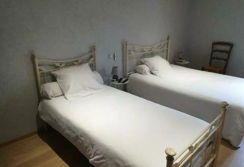 Hotelli De La Poste Chez Cecile