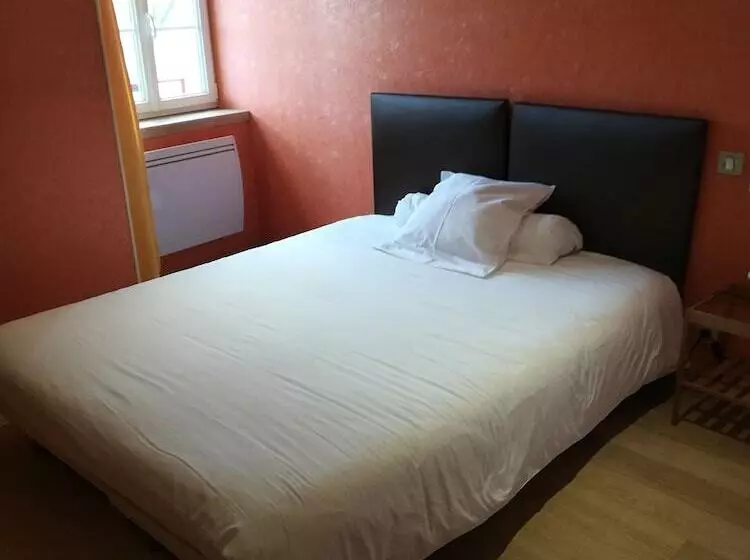 Hotelli De La Poste Chez Cecile