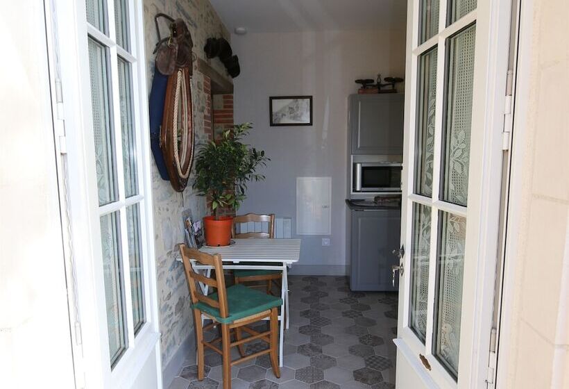 ホテル L Orangerie Du Chateau Des Cedres