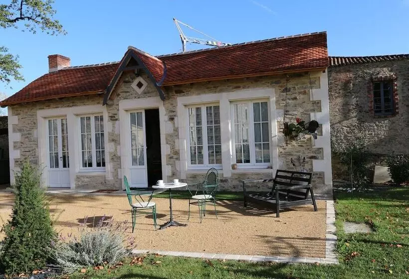 ホテル L Orangerie Du Chateau Des Cedres