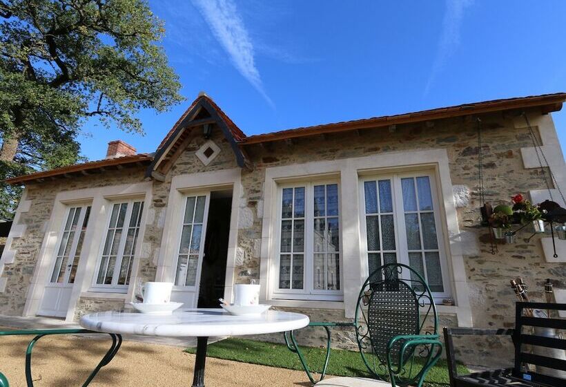 ホテル L Orangerie Du Chateau Des Cedres