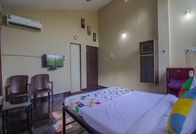 Hotelli Oyo Home 16412 Cozy Studio