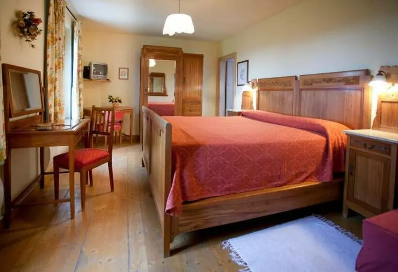 Maaseutuhotelli Agriturismo Casa Rossa Ai Colli