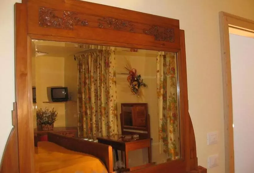 Maaseutuhotelli Agriturismo Casa Rossa Ai Colli