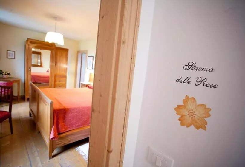 Maaseutuhotelli Agriturismo Casa Rossa Ai Colli