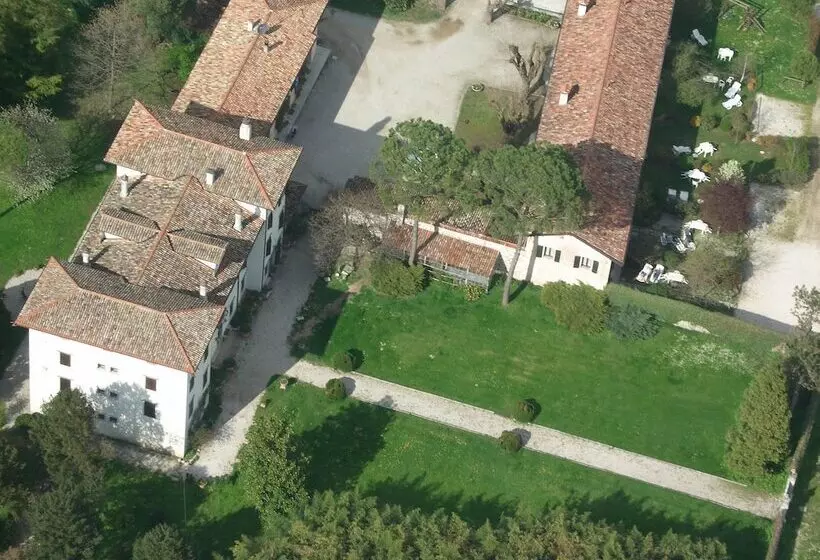 Maaseutuhotelli Agriturismo Villa Coren