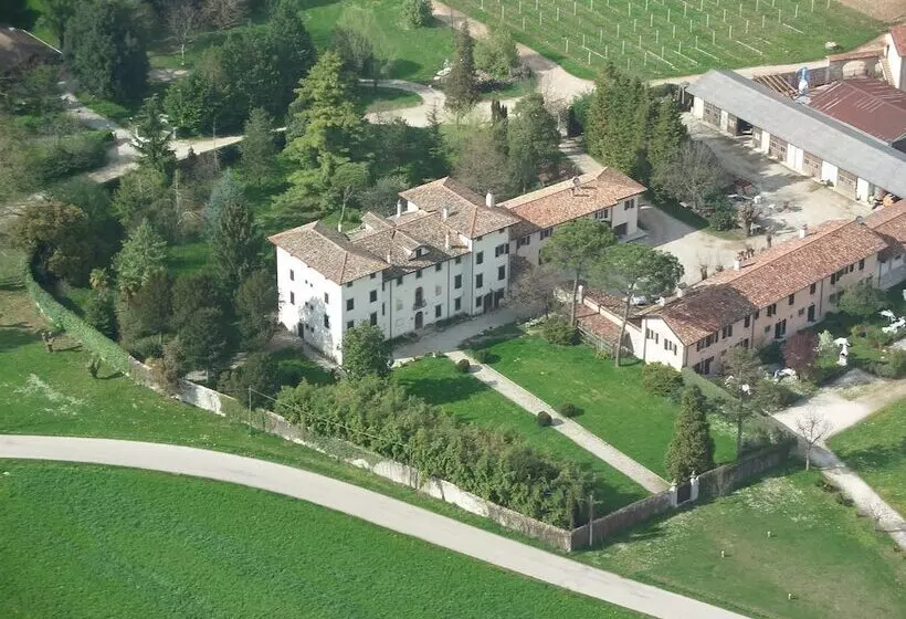 Maaseutuhotelli Agriturismo Villa Coren