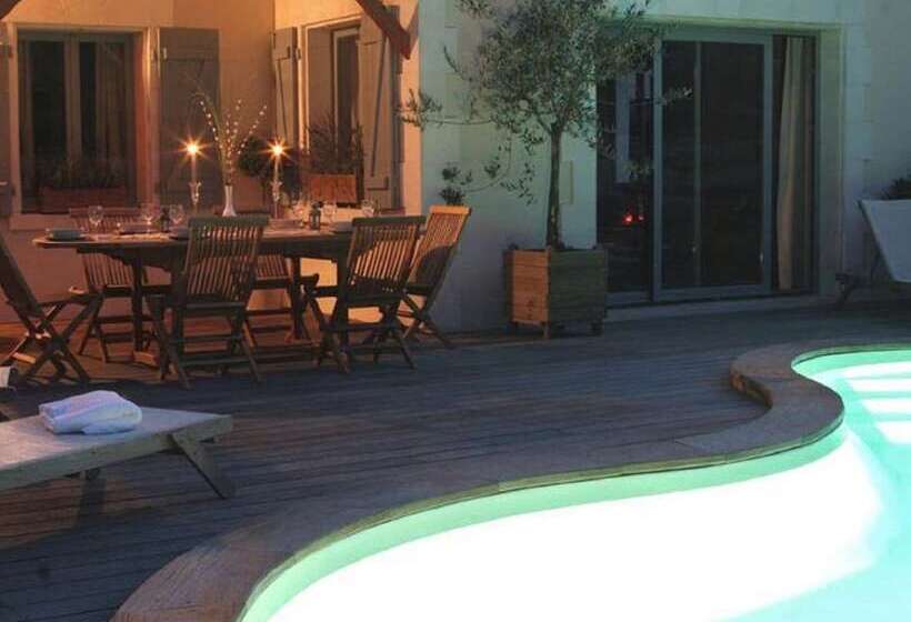 بنسيون Domaine Du Grand Tourtre