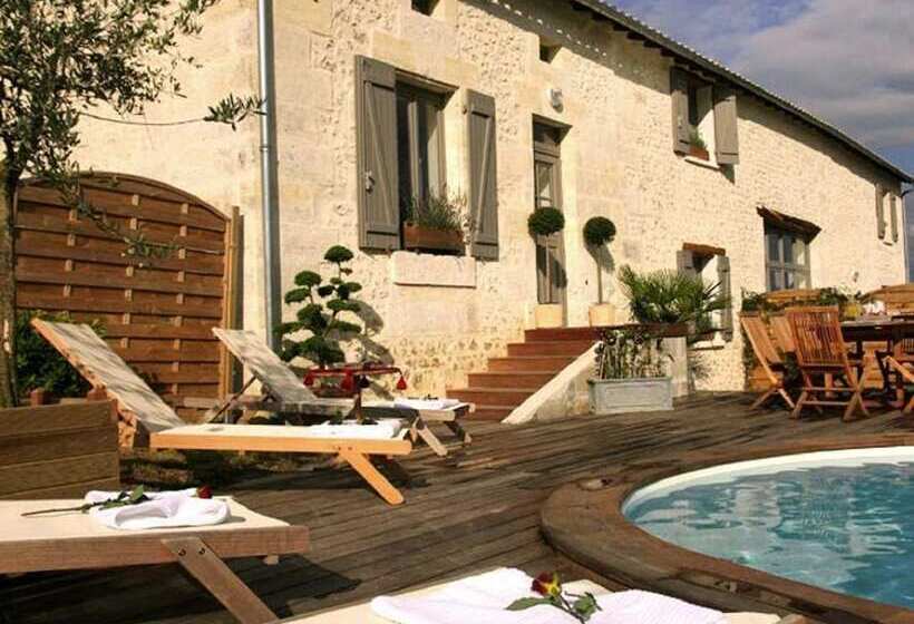 بنسيون Domaine Du Grand Tourtre