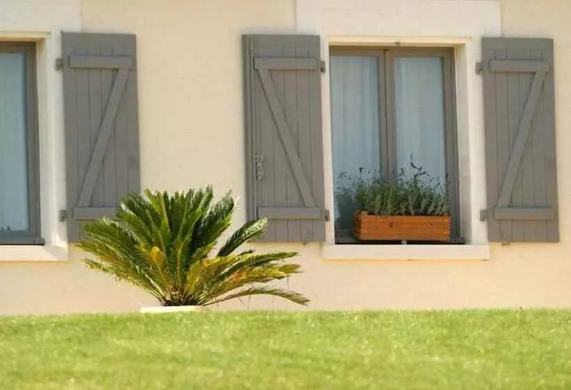 Majatalo Domaine Du Grand Tourtre