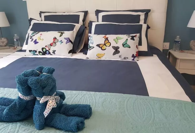 ペンション Notre Bastide Maison Et Table D Hôtes Sur Réservation, Piscine, Climatisation, Jacuzzi, Prise Pour V