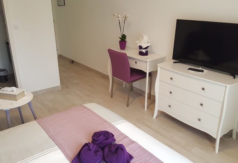 פנסיון Notre Bastide Maison Et Table D Hôtes Sur Réservation, Piscine, Climatisation, Jacuzzi, Prise Pour V