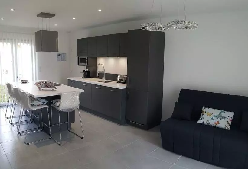 ペンション Notre Bastide Maison Et Table D Hôtes Sur Réservation, Piscine, Climatisation, Jacuzzi, Prise Pour V