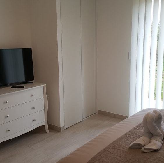 פנסיון Notre Bastide Maison Et Table D Hôtes Sur Réservation, Piscine, Climatisation, Jacuzzi, Prise Pour V