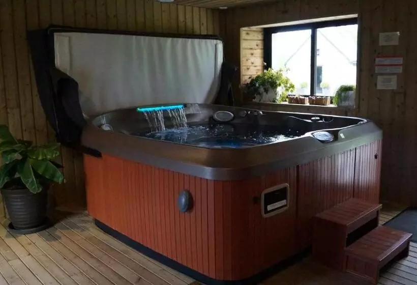 Aamiaismajoitus (B&B) A L Orée Du Bois