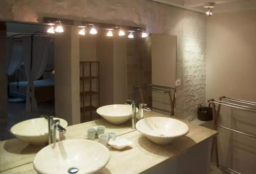 Aamiaismajoitus (B&B) Chambre D Hôtes Clos Des Pierres Blanches